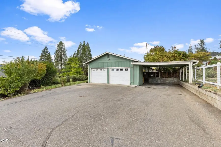 945 NE Beacon Drive, Grants Pass, OR 97526 - #2