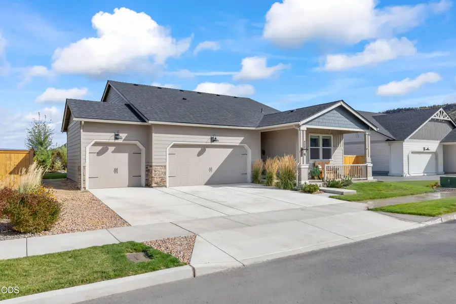 424 SE Stetson Court, Prineville, OR 97754 - #2