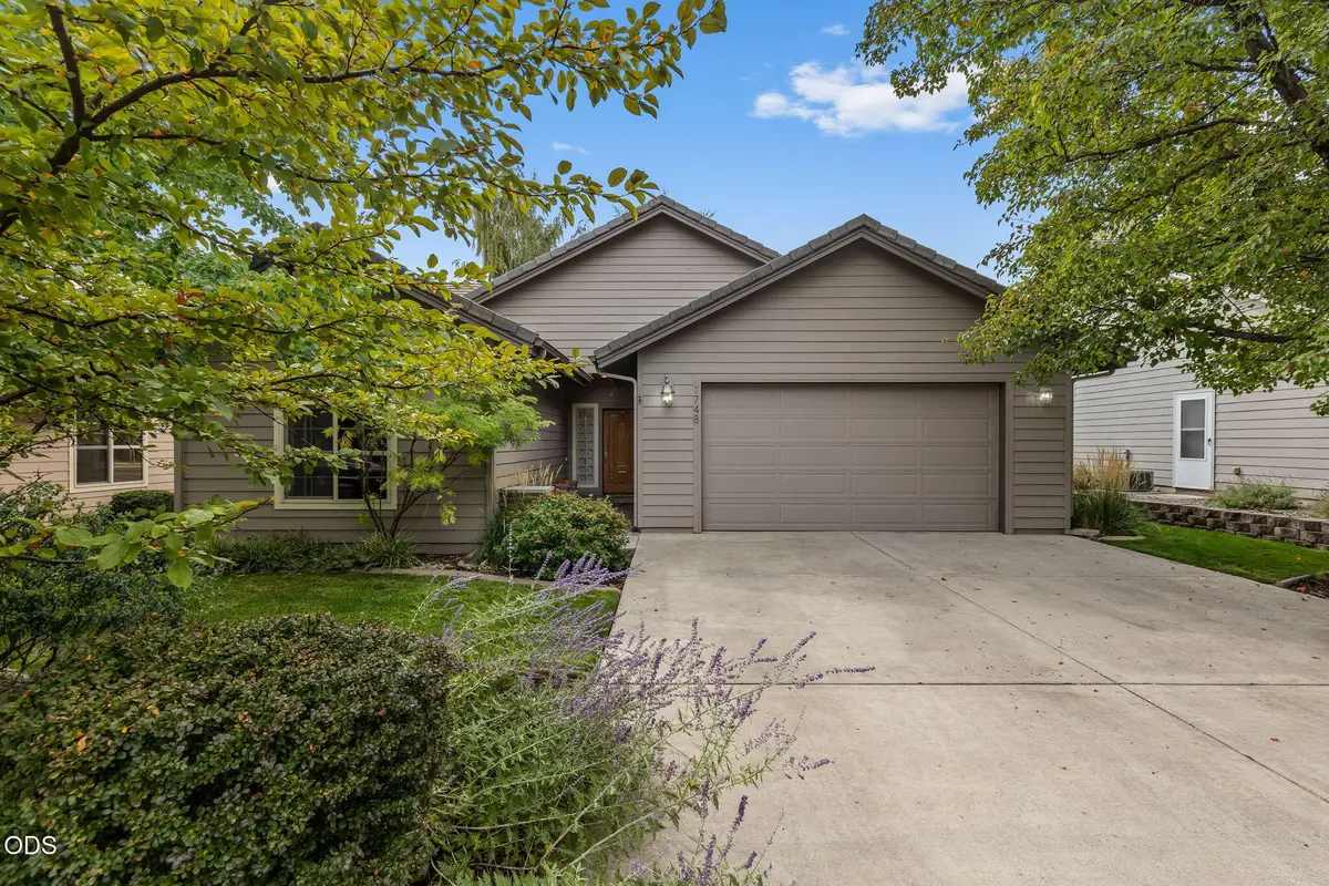1748 NW Nickernut Place, Redmond, OR 97756 - #1