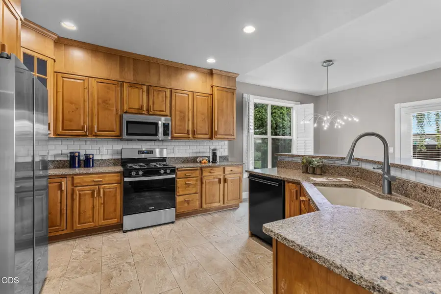 1748 NW Nickernut Place, Redmond, OR 97756 - #3