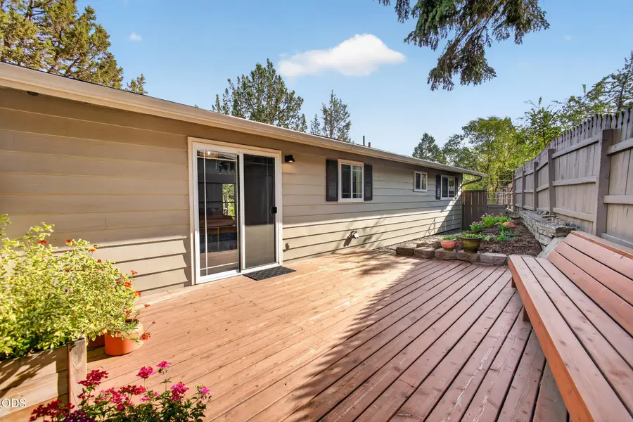 3060 SW 35th Court, Redmond, OR 97756 - #3
