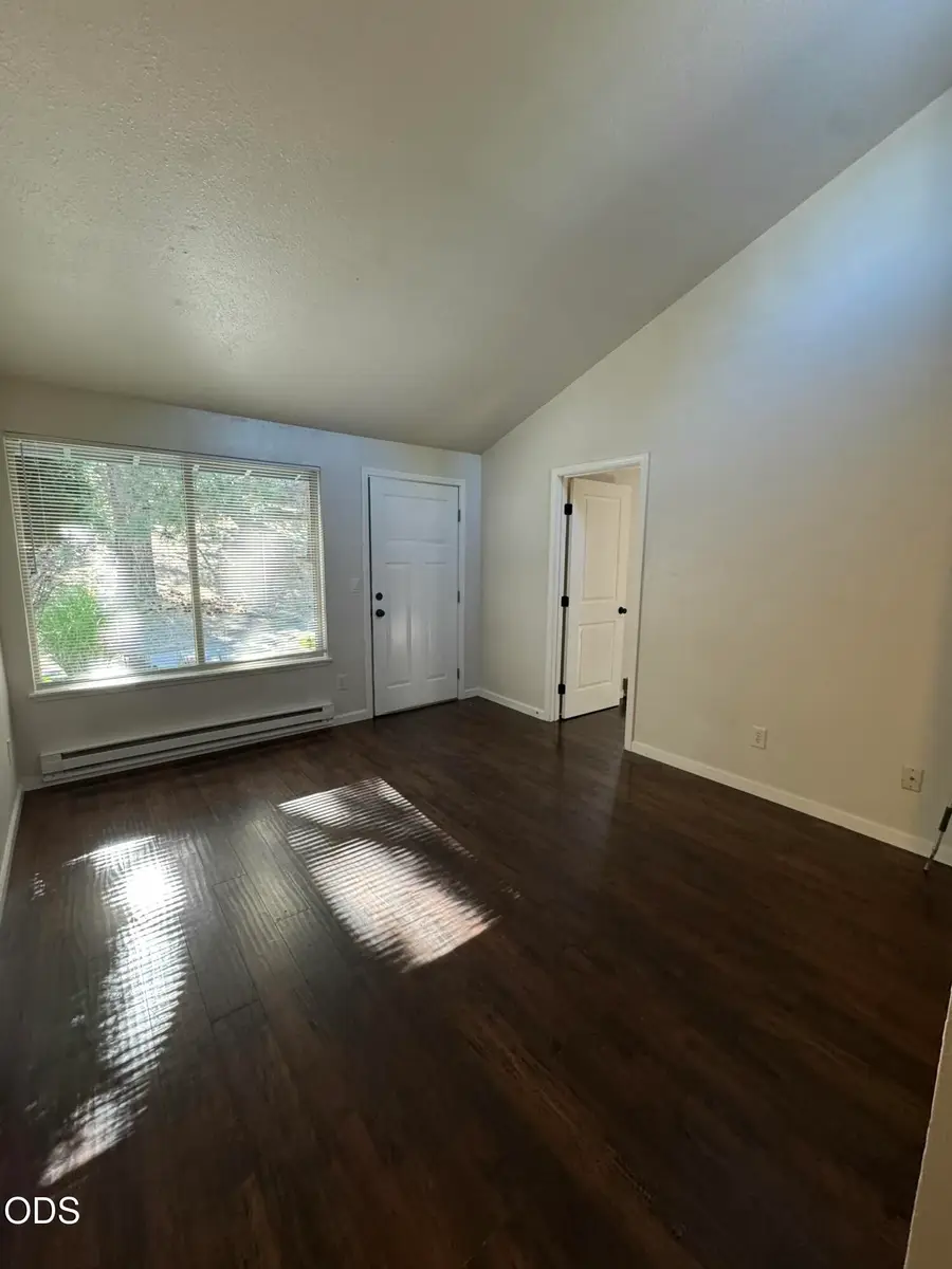 1700 NE Wells Acres #APT 31, Bend, OR 97701 - #3