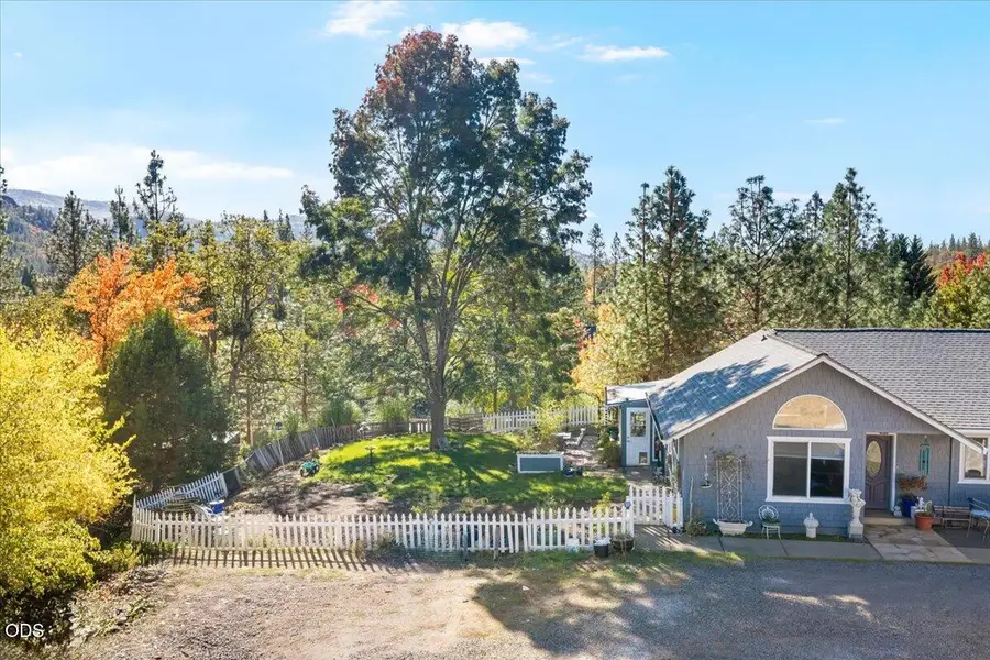 645 Kinworthy Drive, Shady Cove, OR 97539 - #2