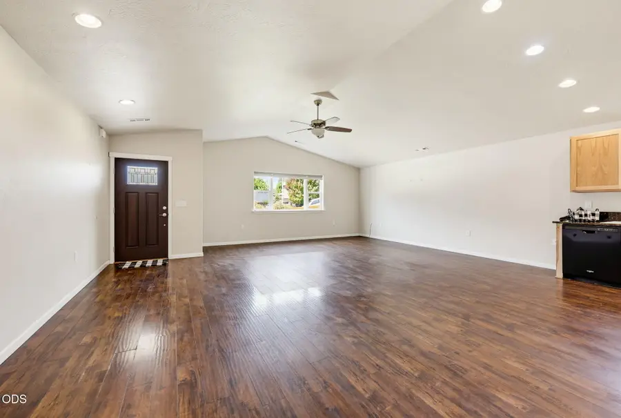 104 Vista Circle, Rogue River, OR 97537 - #3