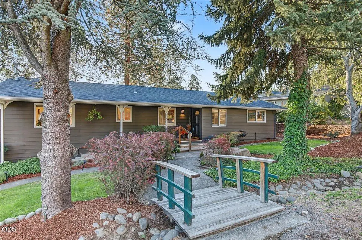 215 Stagecoach Drive, Jacksonville, OR 97530 - #1