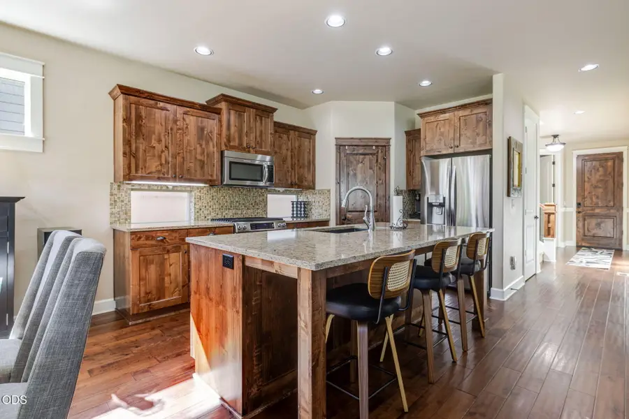 61144 Manhae Lane, Bend, OR 97702 - #3