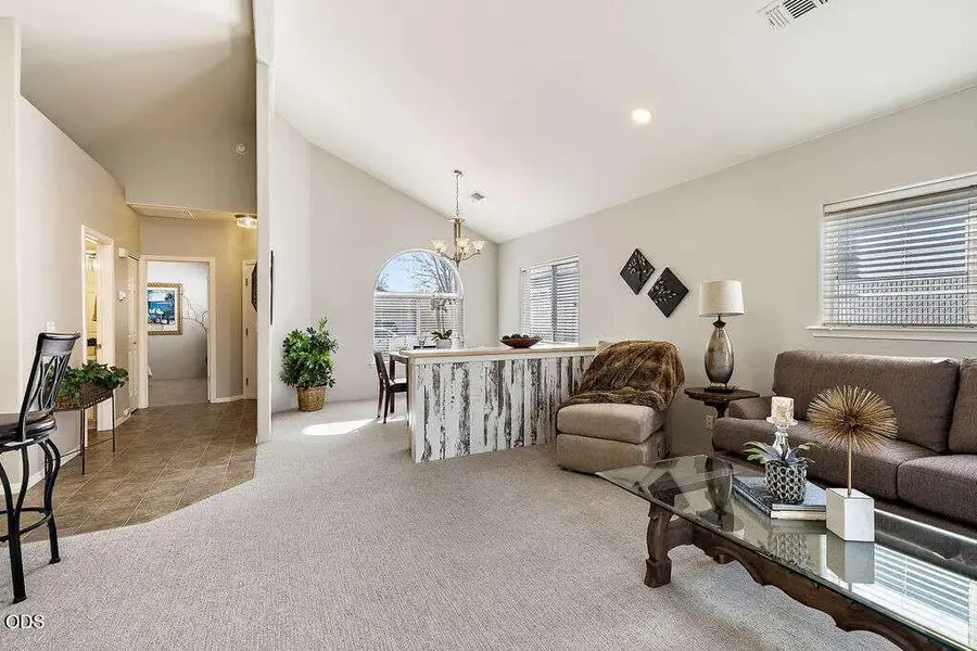 553 Mountain View Drive, Central Point, OR 97502 - #3
