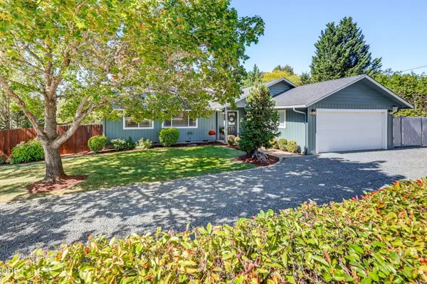 529 Broadway Street, Rogue River, OR 97537