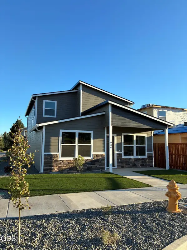 944 Honey Bee Street, Medford, OR 97501