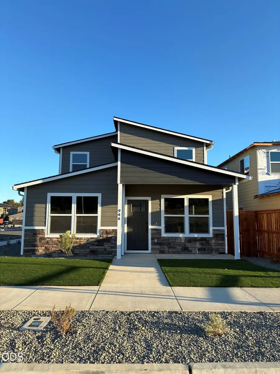 944 Honey Bee Street, Medford, OR 97501 - #2