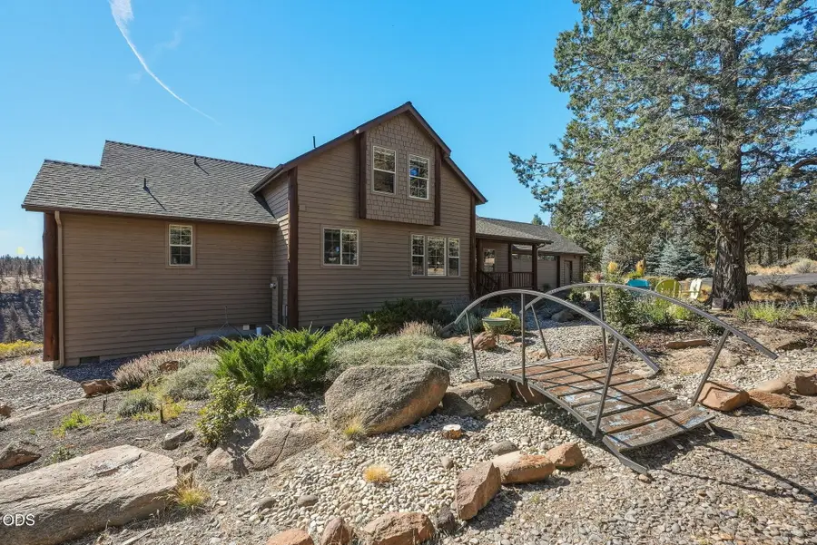 17555 Mountain View Road, Sisters, OR 97759 - #2