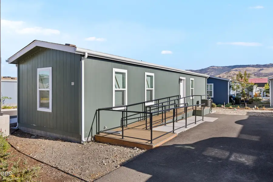 460 Arnos Street #45, Talent, OR 97540 - #2