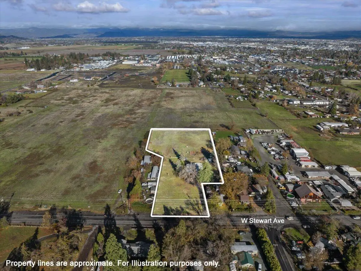 2554 W Stewart Avenue, Medford, OR 97501 - #1