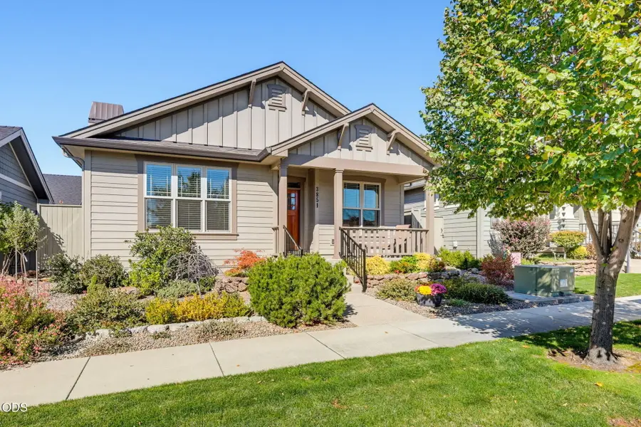 3851 Sunleaf Avenue, Medford, OR 97504 - #2