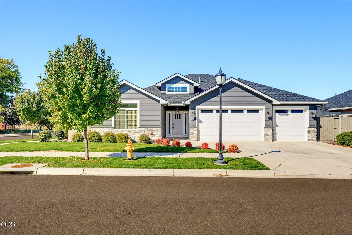 436 Montana Way, Medford, OR 97504 - #1