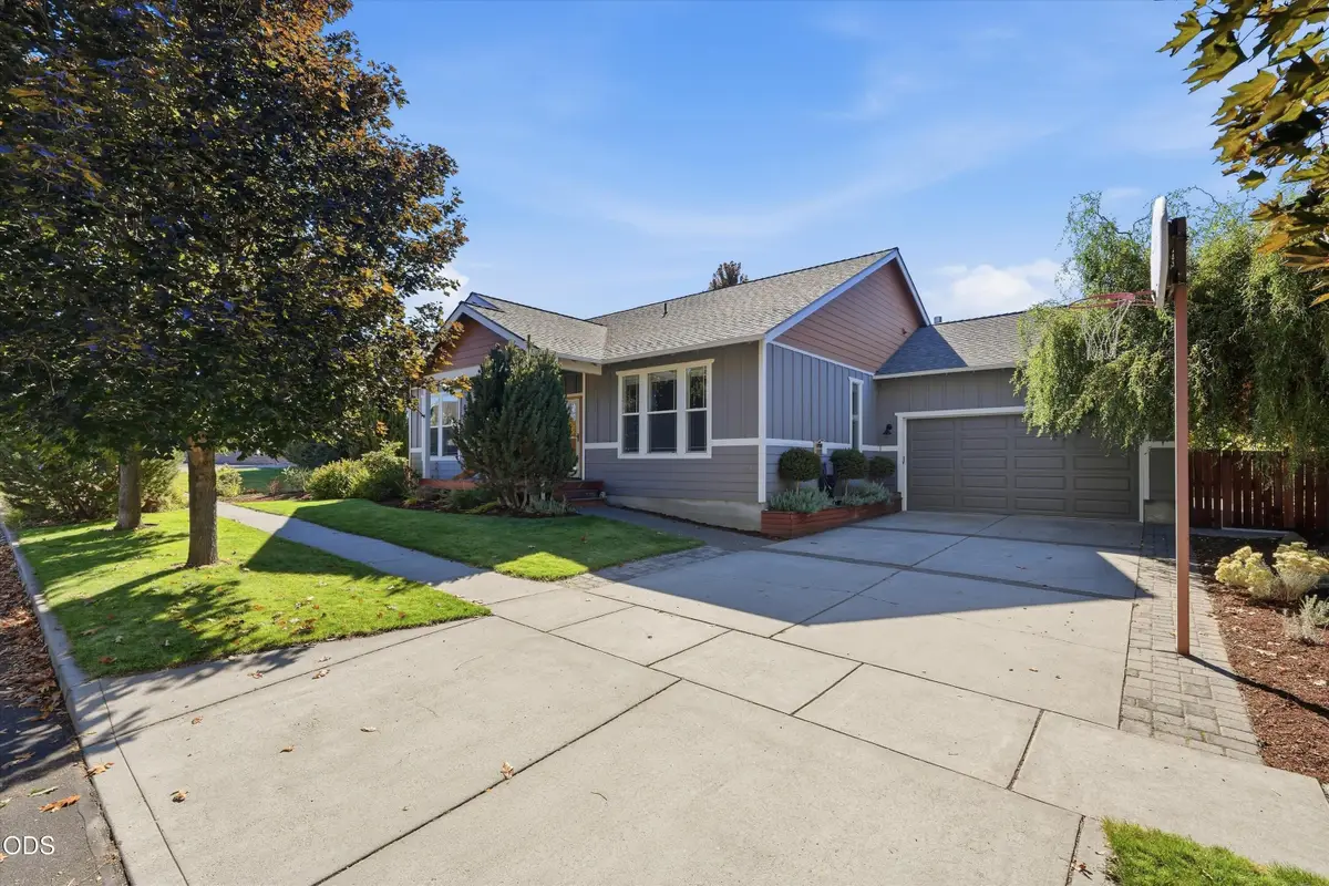 20717 Snow Peaks Drive, Bend, OR 97701 - #1