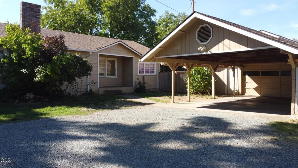 2922 Walnut Avenue, Grants Pass, OR 97527 - #1