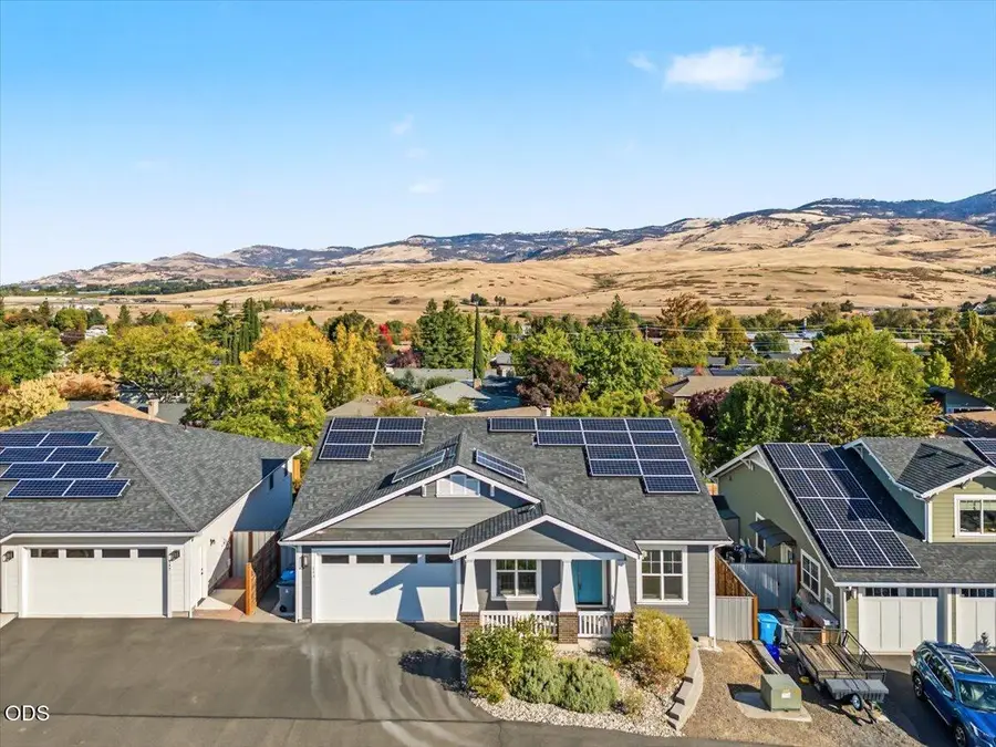 143 Randy Street, Ashland, OR 97520 - #2