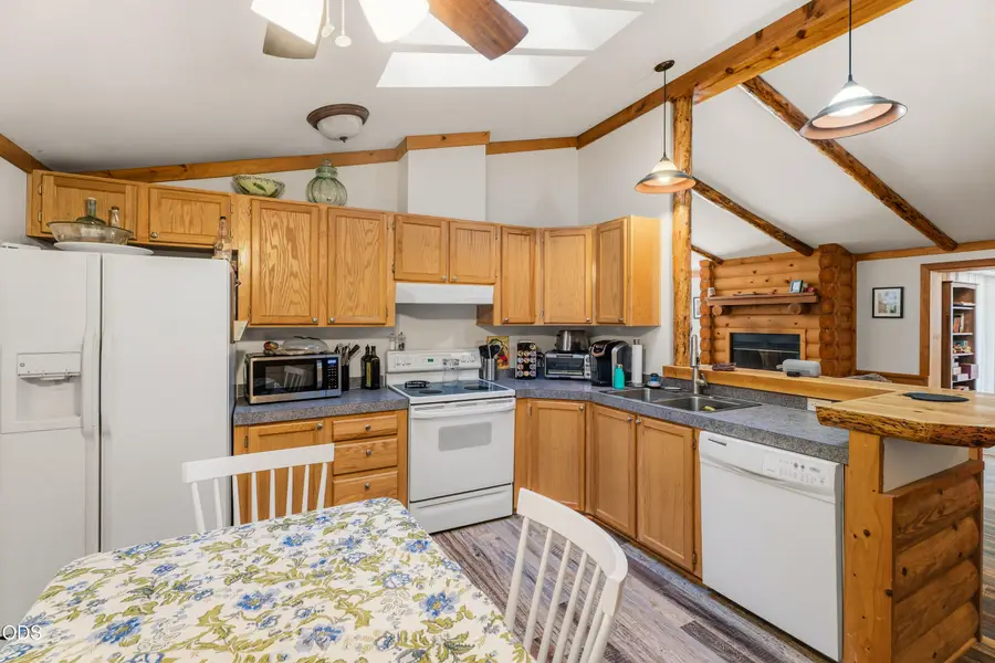 19152 Clear Springs Way, Crescent Lake, OR 97733 - #3