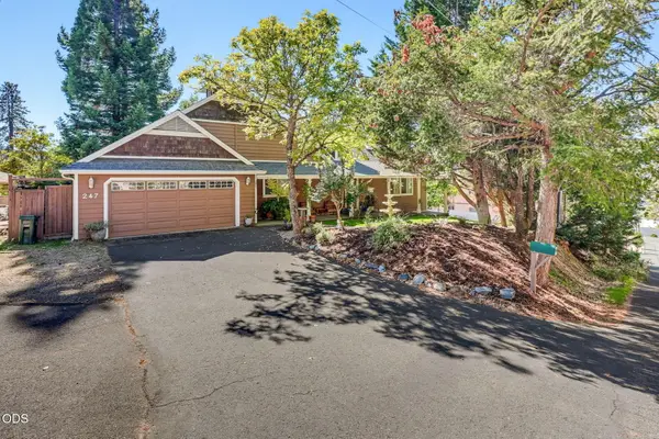 247 SE Hill Top Drive, Grants Pass, OR 97527