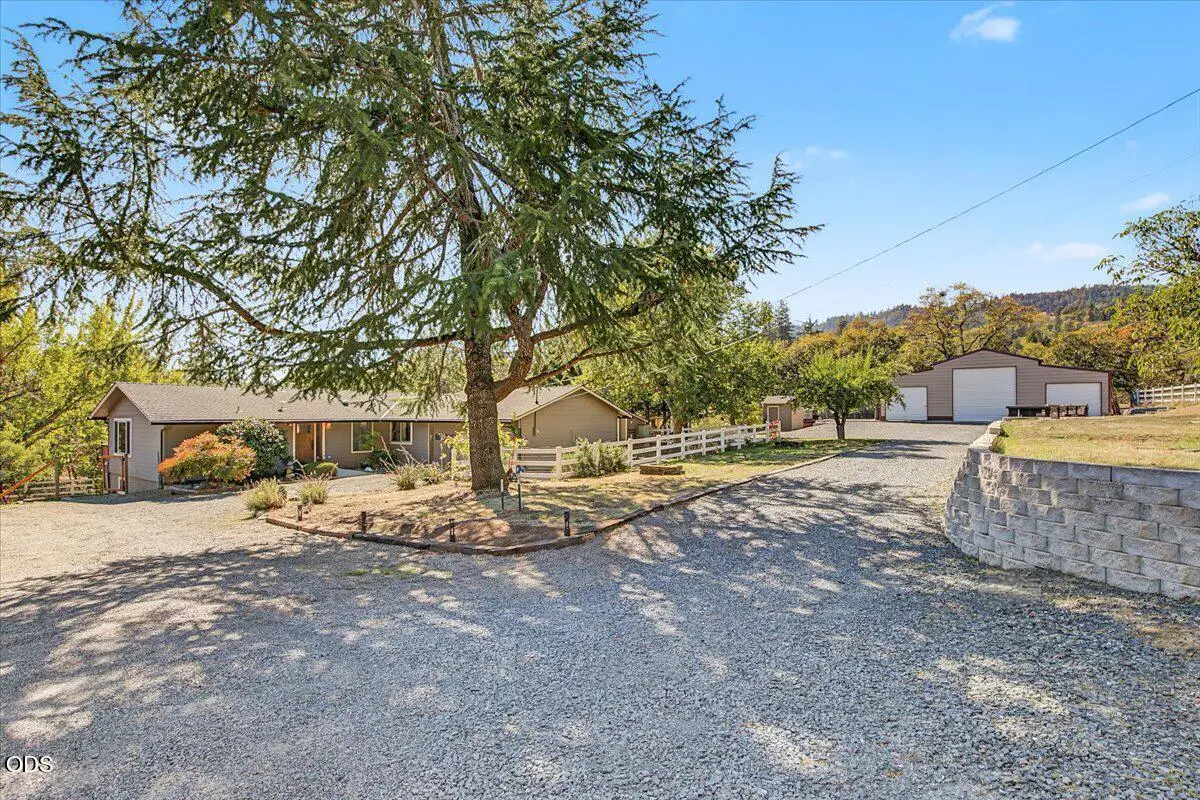 3583 Ross Lane, Central Point, OR 97502 - #1