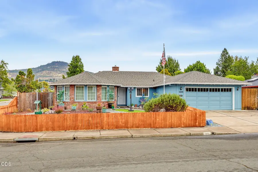 1896 Canyon Avenue, Medford, OR 97504 - #3