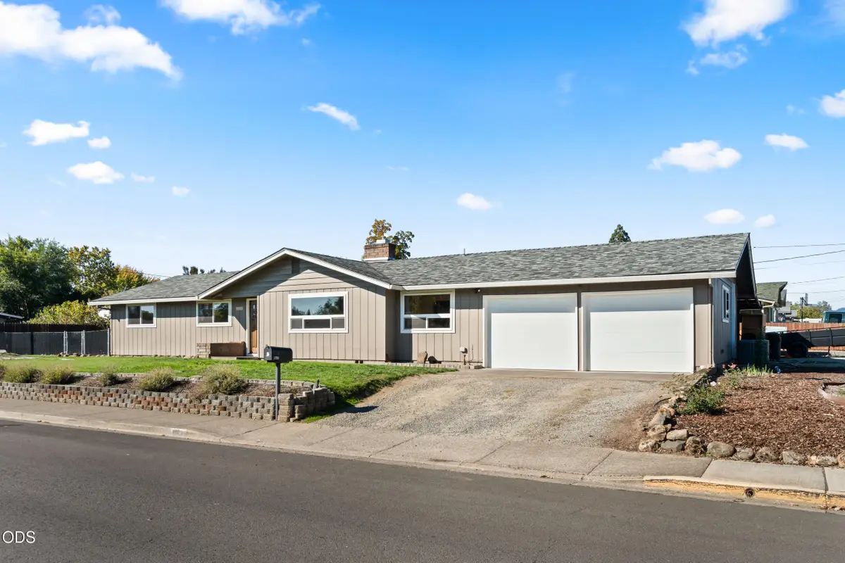 1163 N 3rd Street, Central Point, OR 97502 - #1
