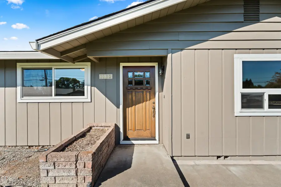 1163 N 3rd Street, Central Point, OR 97502 - #3