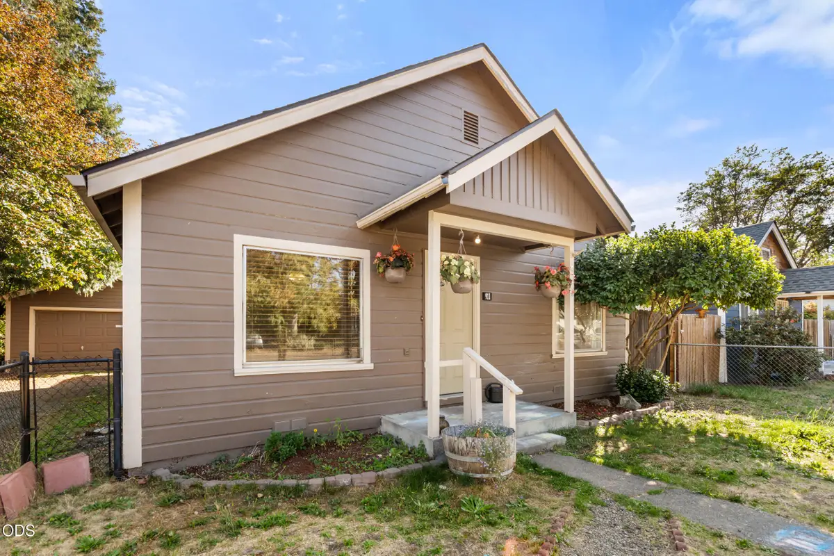 911 SW I Street, Grants Pass, OR 97526 - #1
