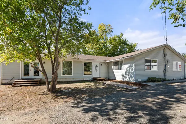 585 Craiglea Drive, Eagle Point, OR 97524