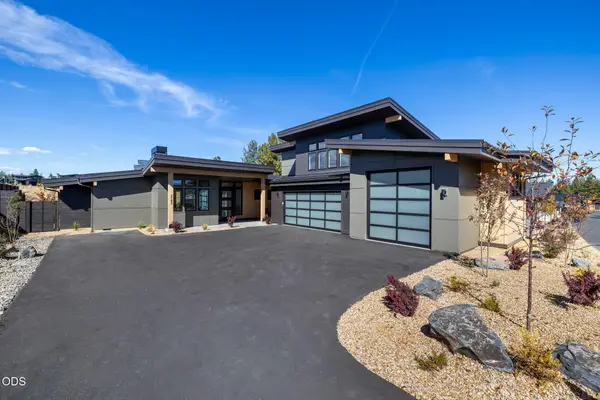 3142 NW Crossing Drive #227, Bend, OR 97703