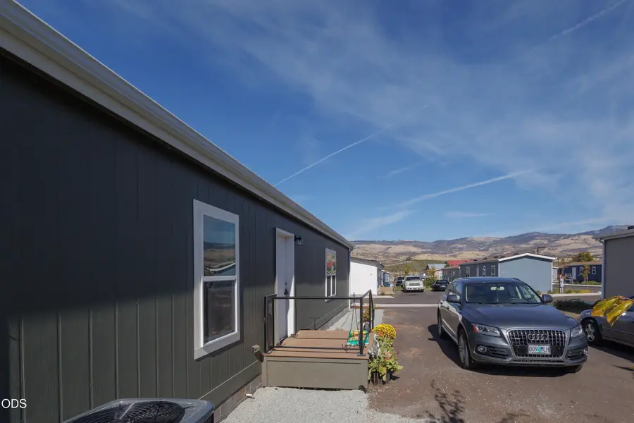 460 Arnos Street #40, Talent, OR 97540 - #3