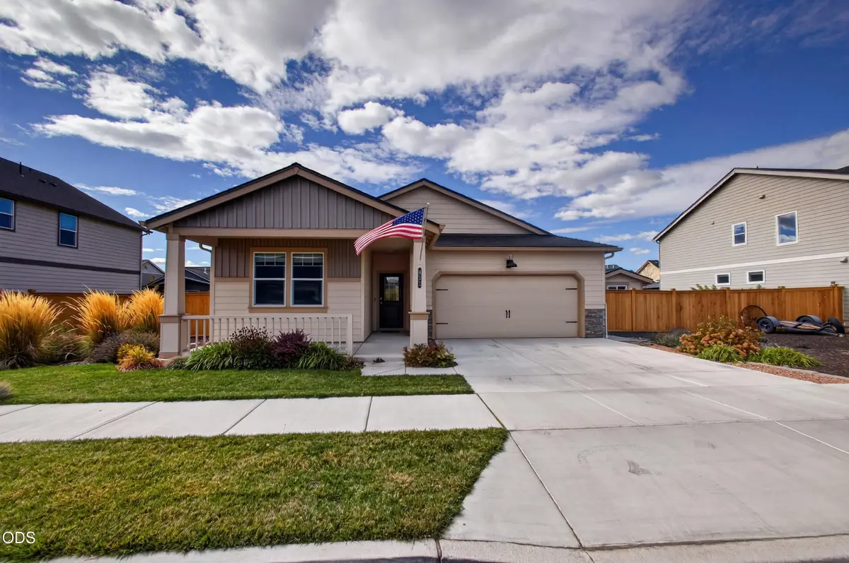 411 SE Stetson Court, Prineville, OR 97754 - #1