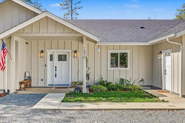 1077 Ellison Loop, Merlin, OR 97532