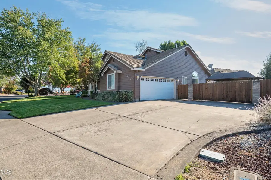 947 Brandon Street, Central Point, OR 97502 - #2