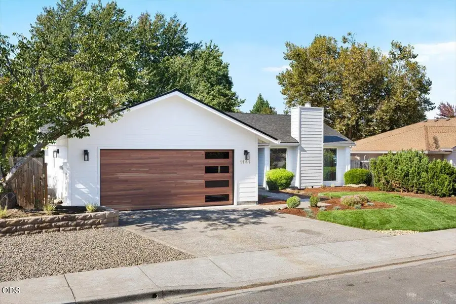 1141 N Modoc Avenue, Medford, OR 97504 - #2