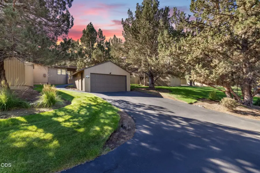 6920 Robin Court, Redmond, OR 97756 - #3