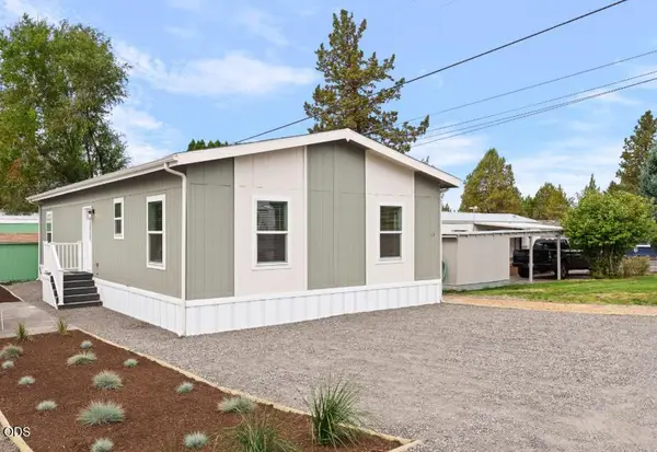 5063 S Highway 97 #13, Redmond, OR 97756