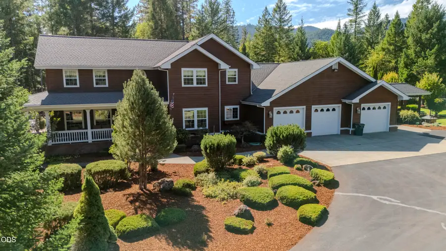 148 Carlos Avenue, Rogue River, OR 97537 - #2