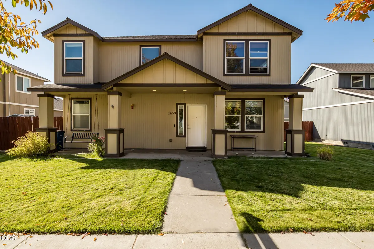 1453 NE 4th Street, Redmond, OR 97756 - #1