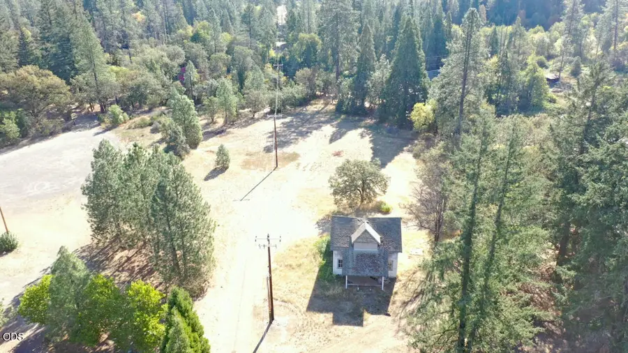 33105 Redwood Highway, Cave Junction, OR 97523 - #3