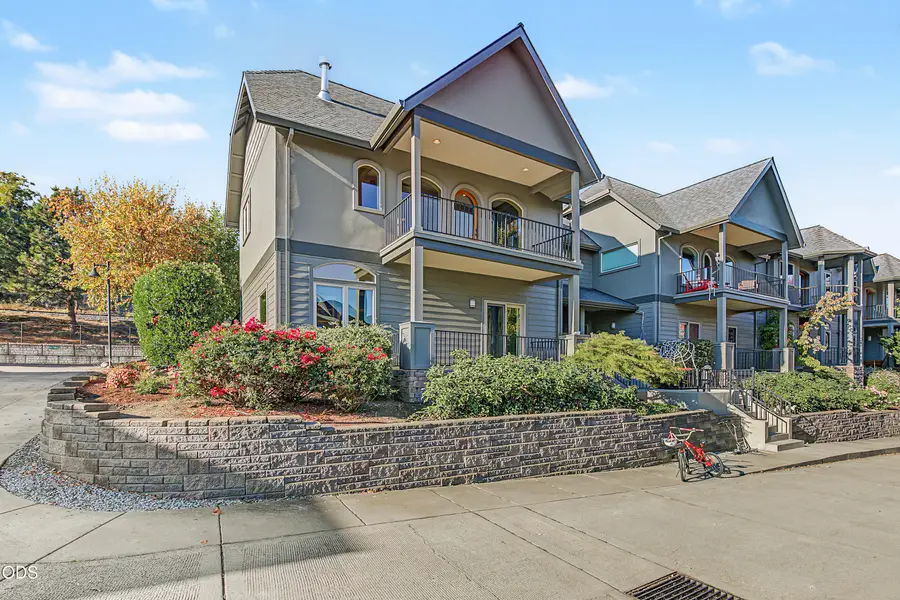 524 W Nevada Street, Ashland, OR 97520 - #3
