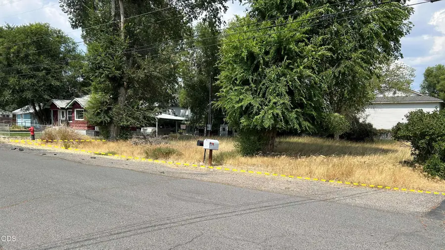 428 E Washington Street, Burns, OR 97720 - #2