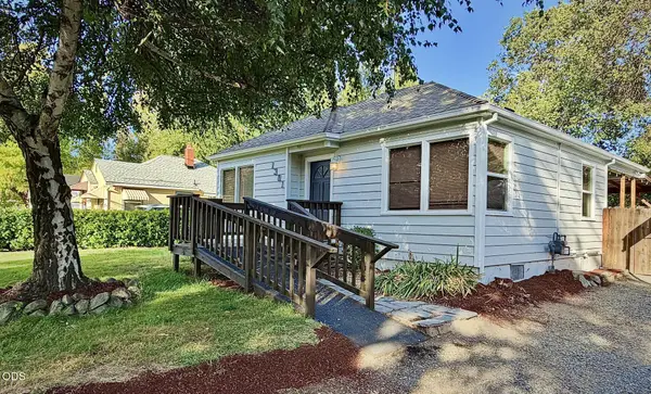 1301 SE South Park Drive, Grants Pass, OR 97527