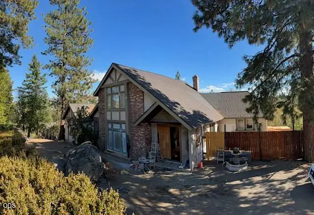 1120 S Mountain Avenue, Ashland, OR 97520 - #2