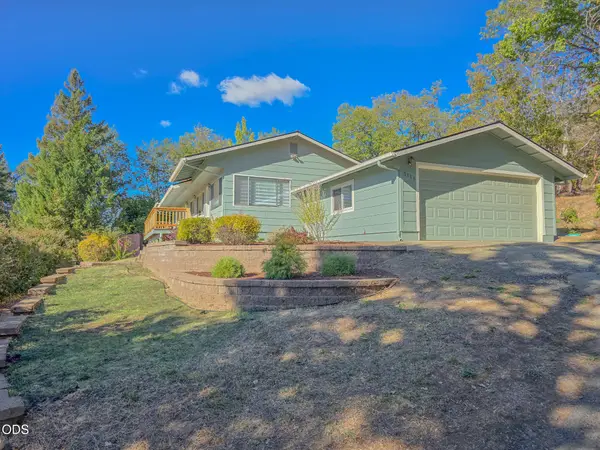 1111 NE Beacon Drive, Grants Pass, OR 97526