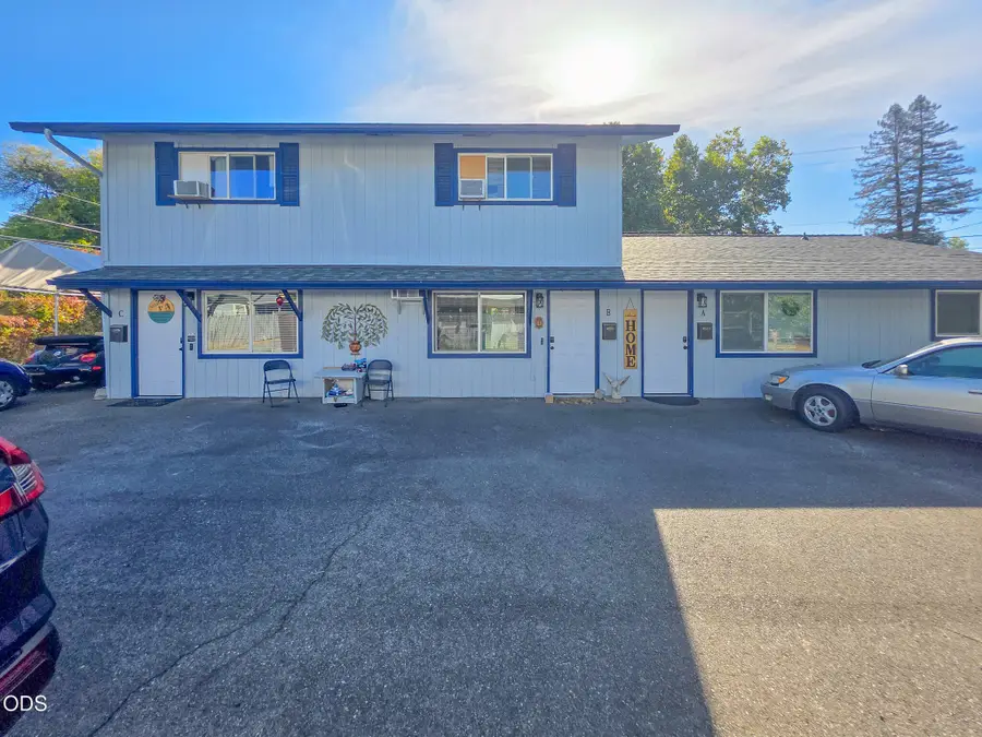 522 SE L Street, Grants Pass, OR 97526 - #3