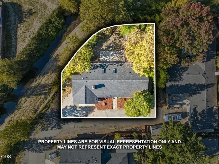 207 Oak Street, Phoenix, OR 97535 - #2