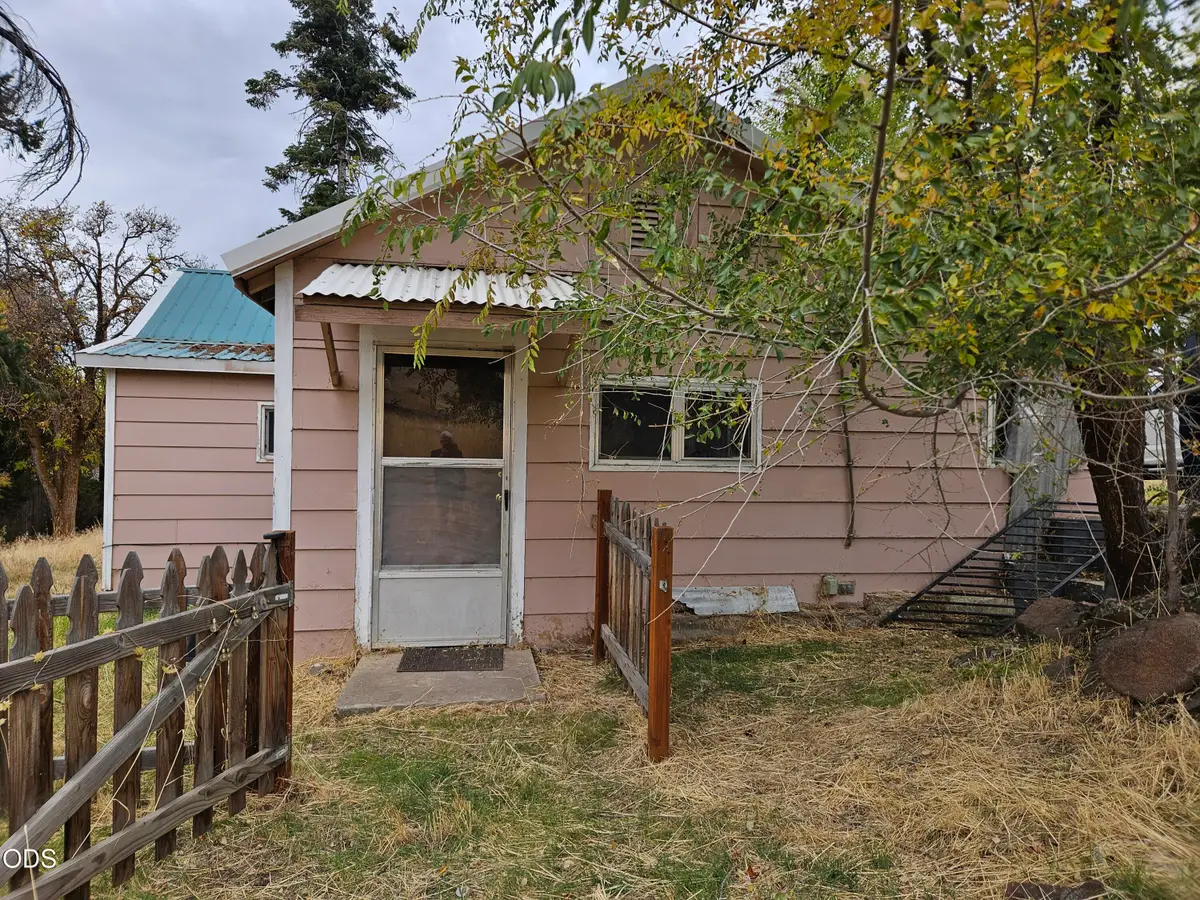 4491 Stebbins Avenue, Klamath Falls, OR 97601 - #1