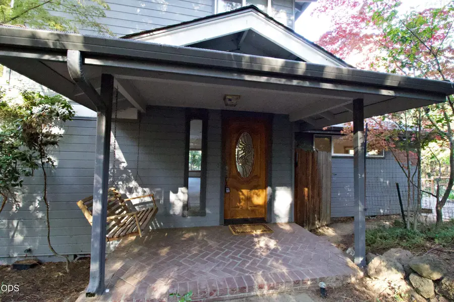 806 S Mountain Avenue, Ashland, OR 97520 - #3